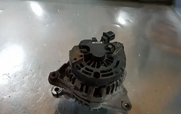 Toyota Corolla E120 E130 Generator/alternator 0124315024