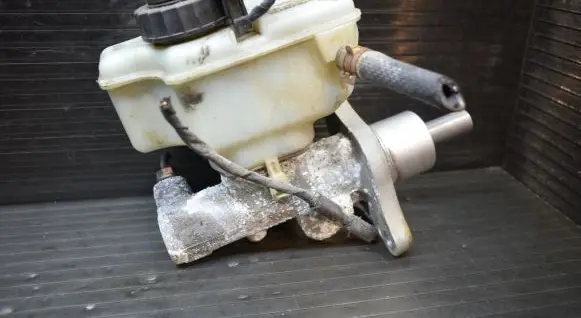 Volkswagen Caddy Master brake cylinder
