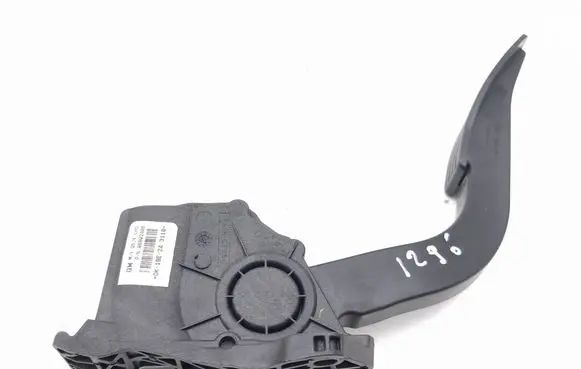 Chevrolet Trax Accelerator throttle pedal 96892406