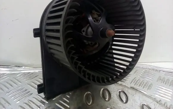 Volkswagen New Beetle Heater fan/blower 657880E