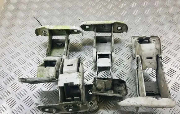 Rear door hinge set