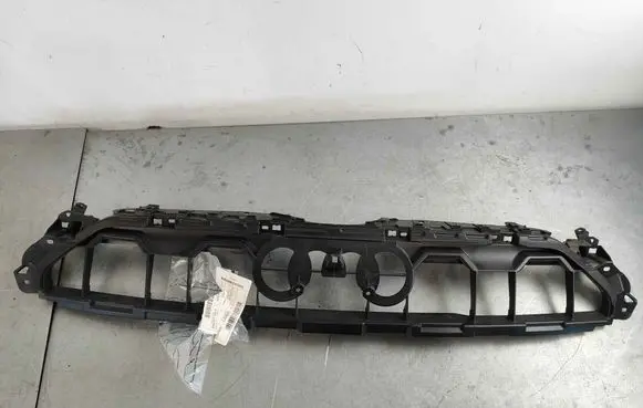 Audi A5 Front bumper upper radiator grill 8w6807233d