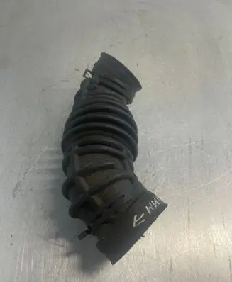 Audi A4 S4 B7 8E 8H Air intake hose/pipe 8E0133356