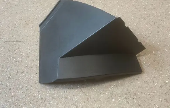 Rear/tail light trim molding
