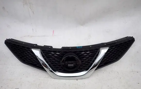 Nissan Qashqai Front bumper upper radiator grill 623104EA1DB1