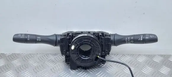 Wiper turn signal indicator stalk/switch