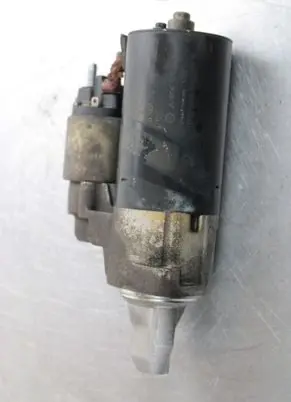 Mercedes-Benz E W211 Starter motor A0061514101