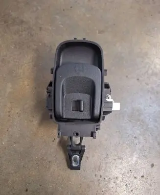 Mercedes-Benz E W211 Tailgate opening switch 