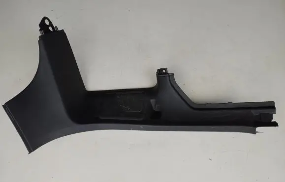 Volvo XC70 (D) pillar trim (bottom) 