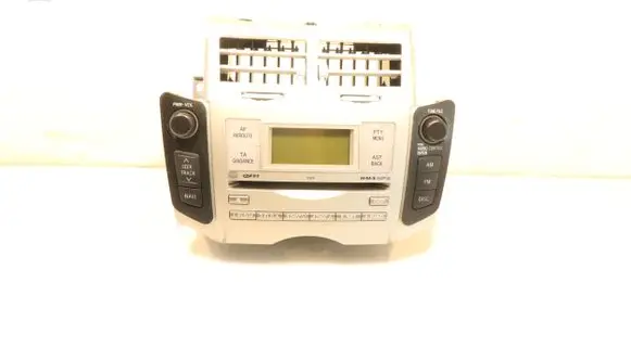 Toyota Yaris Radio/GPS head unit trim 