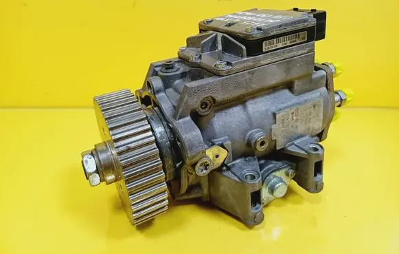 Audi A6 S6 C5 4B Fuel injection high pressure pump 0281010479 059130106DX 0470506002