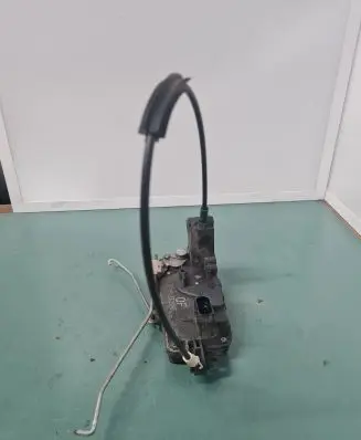 Opel Astra H Coupe door lock (next to the handle) 13210748