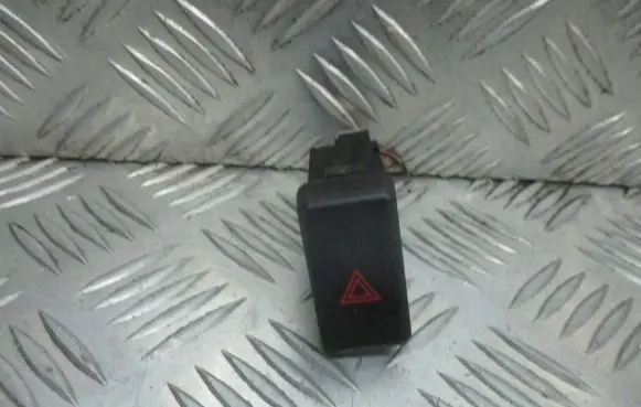 Mazda 3 I Hazard light switch