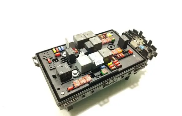 Opel Astra J Fuse box set 13368641