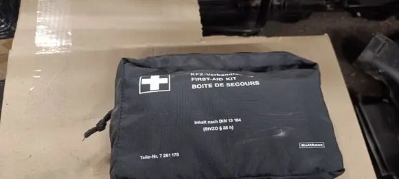BMW 3 E90 E91 First aid kit 7261178