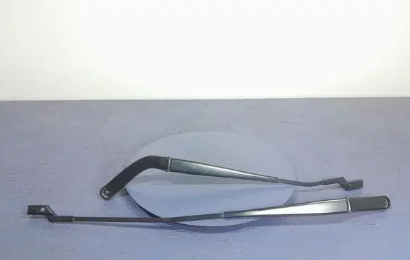 Front wiper blade arm