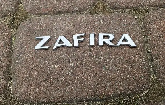 Opel Zafira C Fender model badge letters