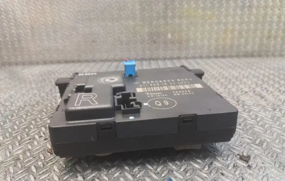 Mercedes-Benz E W211 Door control unit/module 2118201626