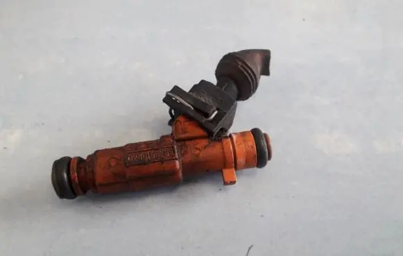 Alfa Romeo 147 Fuel injector 028155769