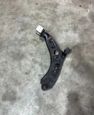 Volkswagen Golf VI Front lower control arm/wishbone 1K0407166A
