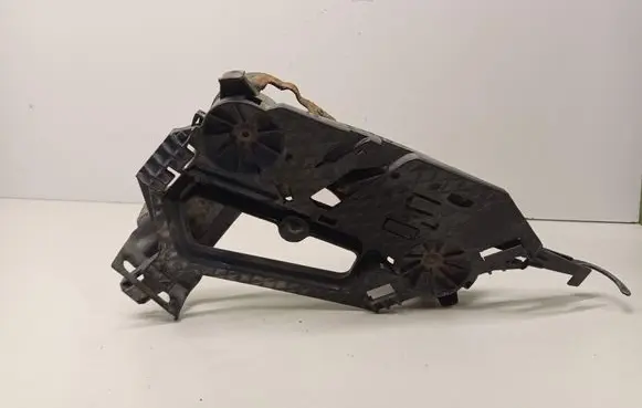 Skoda Octavia Mk2 (1Z) Headlight/headlamp mounting bracket 1Z0941339