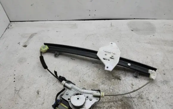 Chevrolet Captiva Rear door window regulator with motor 25937971 001100391690
