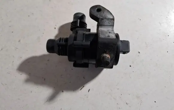 BMW 7 E65 E66 Electric auxiliary coolant/water pump 6922990