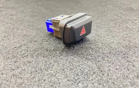 Peugeot 208 Hazard light switch 96750916Z0