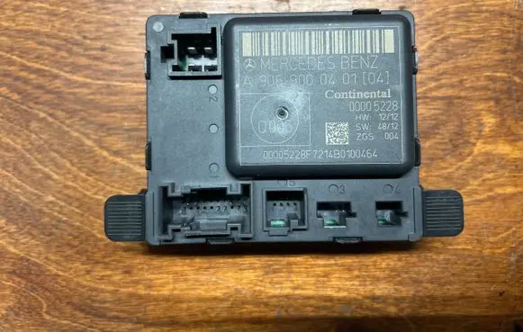 Mercedes-Benz Sprinter W906 Door control unit/module A9069000401 00005228 00005228F721
