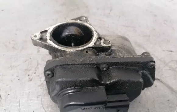 Audi A4 S4 B8 8K EGR valve 03L131501E
