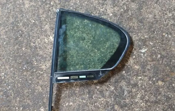 BMW 7 G11 G12 Rear vent window glass 43R001077