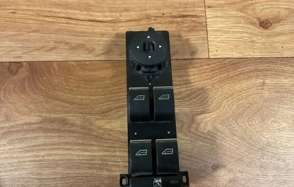 Ford Focus Electric window control switch 8M5T14A132AA 3S003188100 SN09847073480059