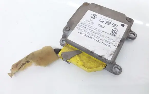 Volkswagen PASSAT B5 Airbag control unit/module 1J0909607