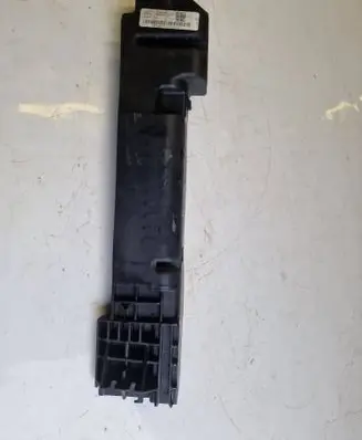 Radiator mount bracket