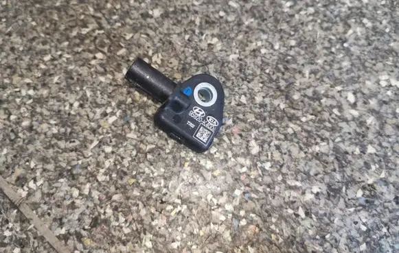 Hyundai Kona I Airbag deployment crash/impact sensor 95920K4000