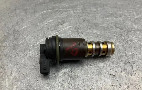 BMW 5 E60 E61 Camshaft vanos timing valve 1707323 13150137