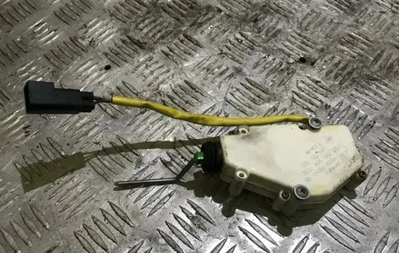 Volkswagen Sharan Central locking motor 95vw9b241ab 7m0959775c