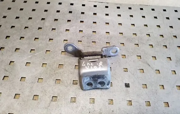Honda CR-V Rear door upper hinge