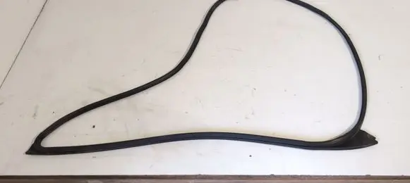 Dodge Durango III Rubber seal rear door