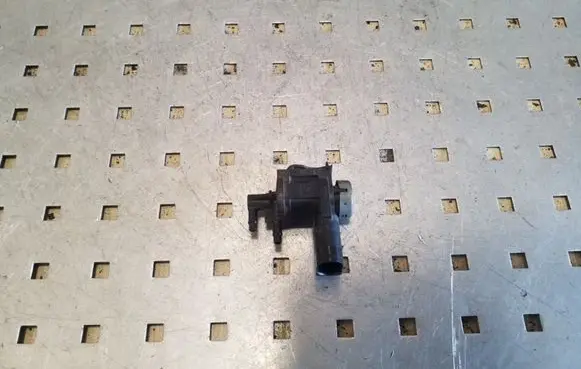 Vacuum valve