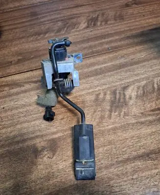 Audi A6 S6 C4 4A Accelerator throttle pedal 4a1721653A