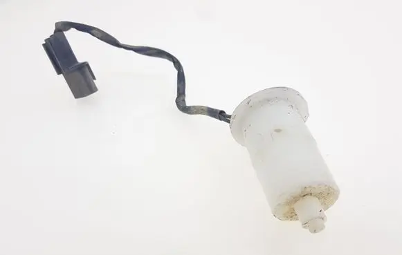 KIA Sportage Windshield washer fluid level sensor 