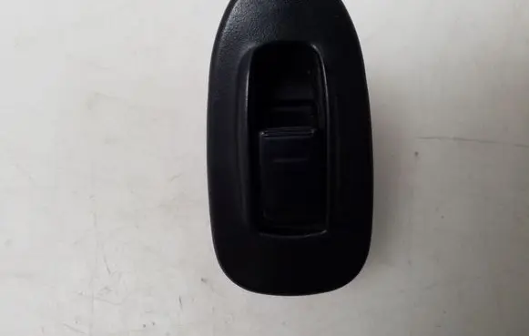 KIA Shuma Electric window control switch 4735101000