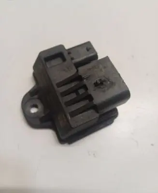 BMW 5 F10 F11 Glow plug pre-heat relay 781085605