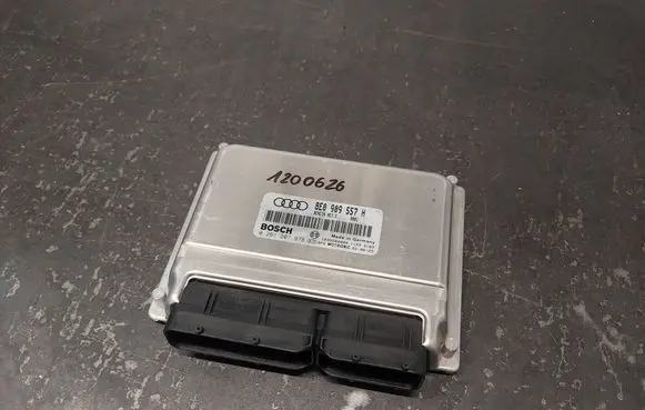 Audi A6 S6 C5 4B Engine control unit/module 8E0909557H 0261207978