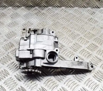 Mercedes-Benz E W211 Oil pump A6421810901