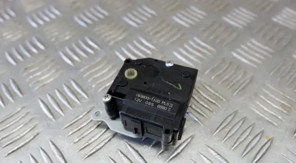 Lexus CT 200H A/C air flow flap actuator/motor 0638001100