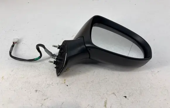 Toyota Auris 150 Front door electric wing mirror E11026983