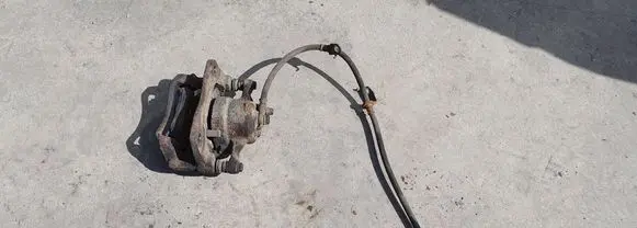Toyota Auris E180 Front brake caliper