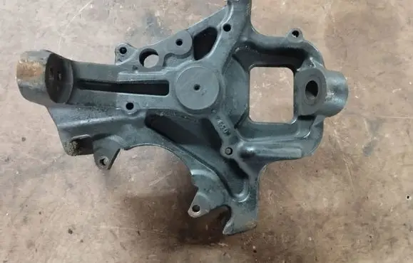 Dodge Durango I Front wheel hub spindle knuckle 52039377